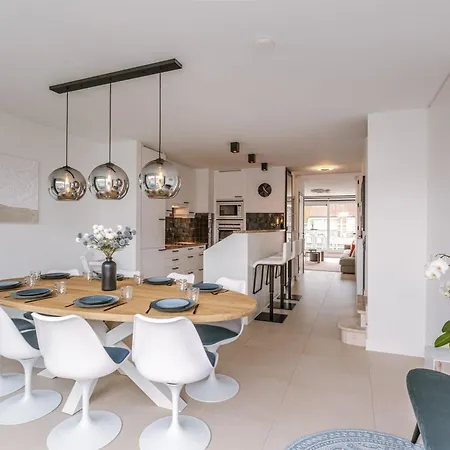 Modern With Two Terraces In Appartamento Knokke-Heist