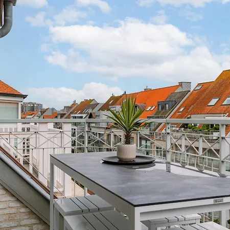Modern With Two Terraces In Appartamento Knokke-Heist